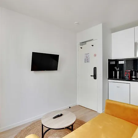 Casa de Férias Small Cosy Apartment Menilmontant