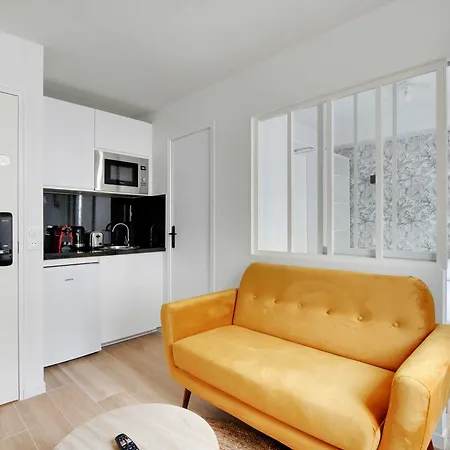 Small Cosy Apartment Menilmontant Casa de Férias