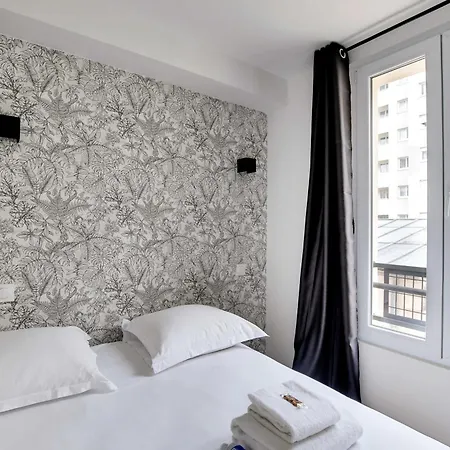 Small Cosy Apartment Menilmontant Paris